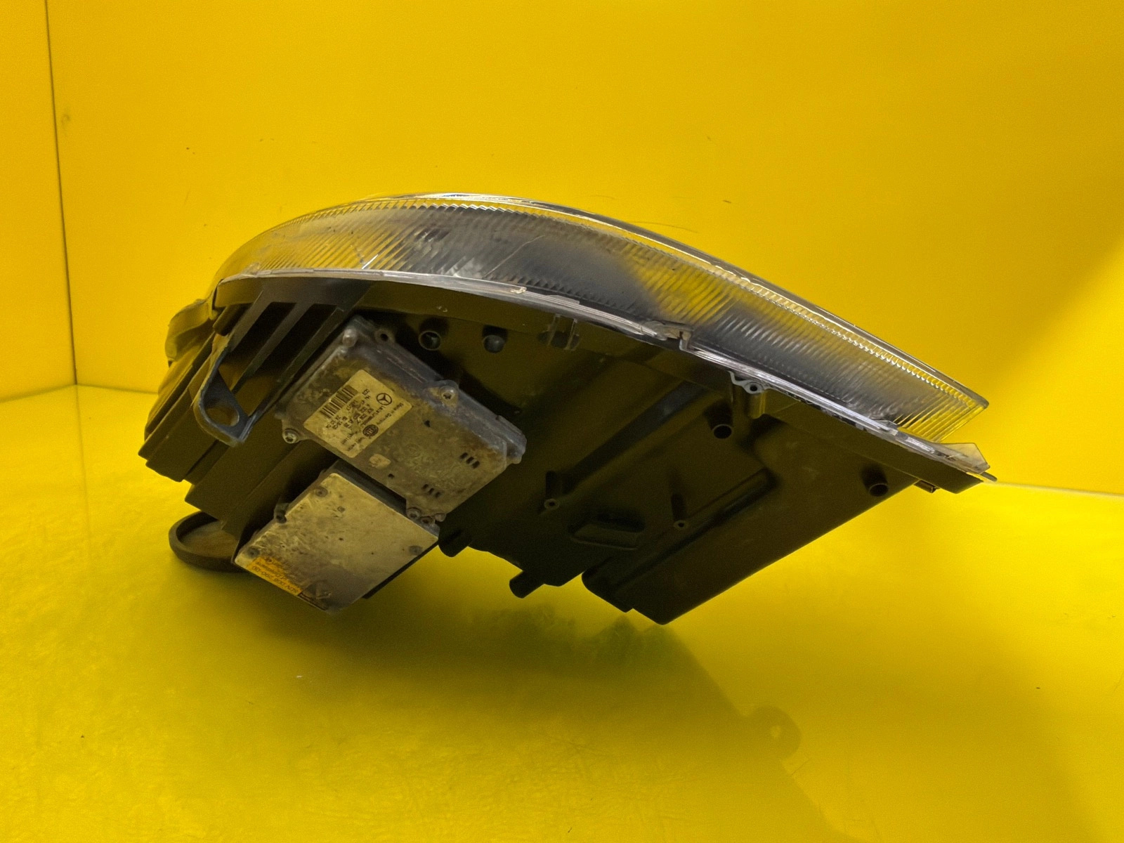 Reflektor Lampa Prawa Mercedes CLS W219 Bi-Xenon Autolamps 5 Reflektor Lampa Prawa Mercedes CLS W219 Bi-Xenon