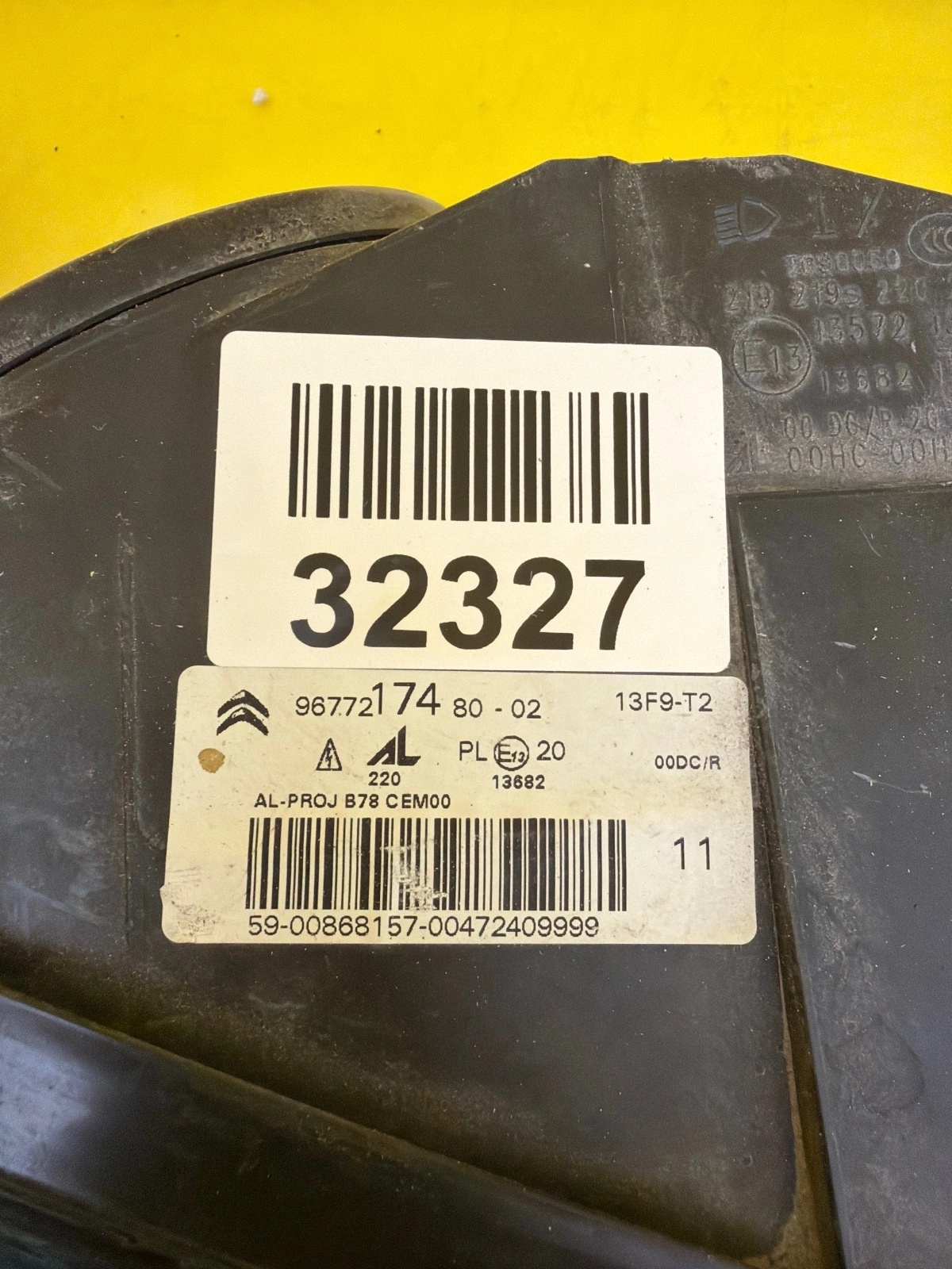 Reflektor Lampa Prawa Przód Citroen C4 II 2 Xenon 9677217480 Autolamps 2 Reflektor Lampa Prawa Przód Citroen C4 II 2 Xenon 9677217480