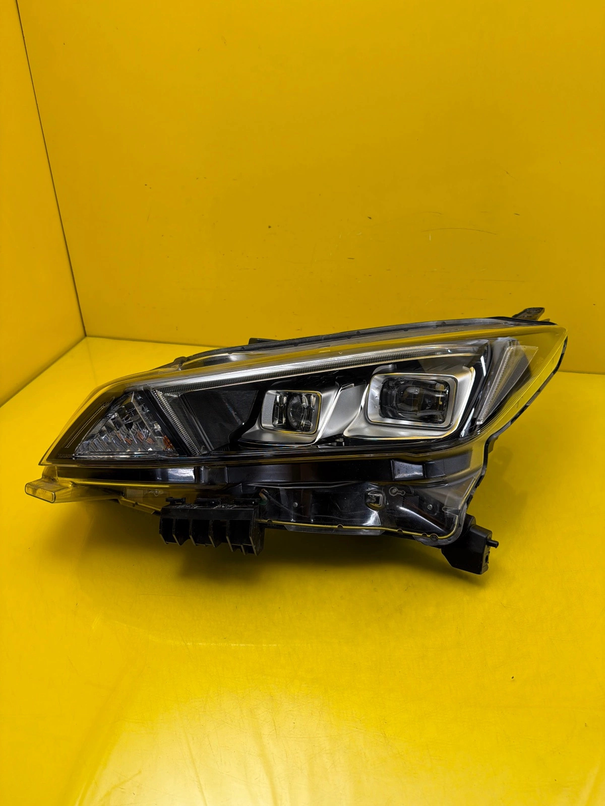 Reflektor Lampa Lewa Nissan Leaf II 17- Full Led 260605SH5A Autolamps Reflektor Lampa Lewa Nissan Leaf II 17- Full Led 260605SH5A