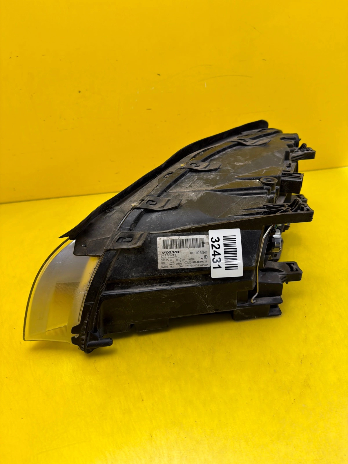 Reflektor Lampa Prawa Przód Volvo V70 III S80 II XC70 Xenon 31283916 Autolamps 4 Reflektor Lampa Prawa Przód Volvo V70 III S80 II XC70 Xenon 31283916