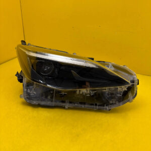 Reflektor Lampa Prawa Przednia Toyota Yaris Cross Soczewka Led 0D-310