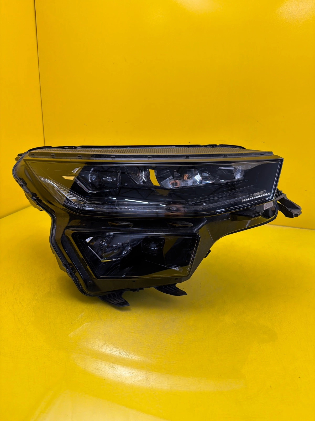 Reflektor Lampa Prawa Przednia Skoda Kodiaq Full Led Lift 21- 566941036 Autolamps Reflektor Lampa Prawa Przednia Skoda Kodiaq Full Led Lift 21- 566941036