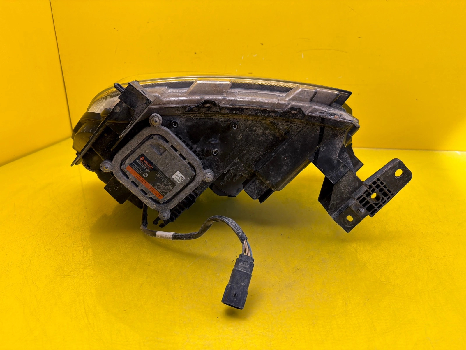 Reflektor Lampa Prawa Przednia Ford Ranger Raptor Xenon Autolamps 5 Reflektor Lampa Prawa Przednia Ford Ranger Raptor Xenon