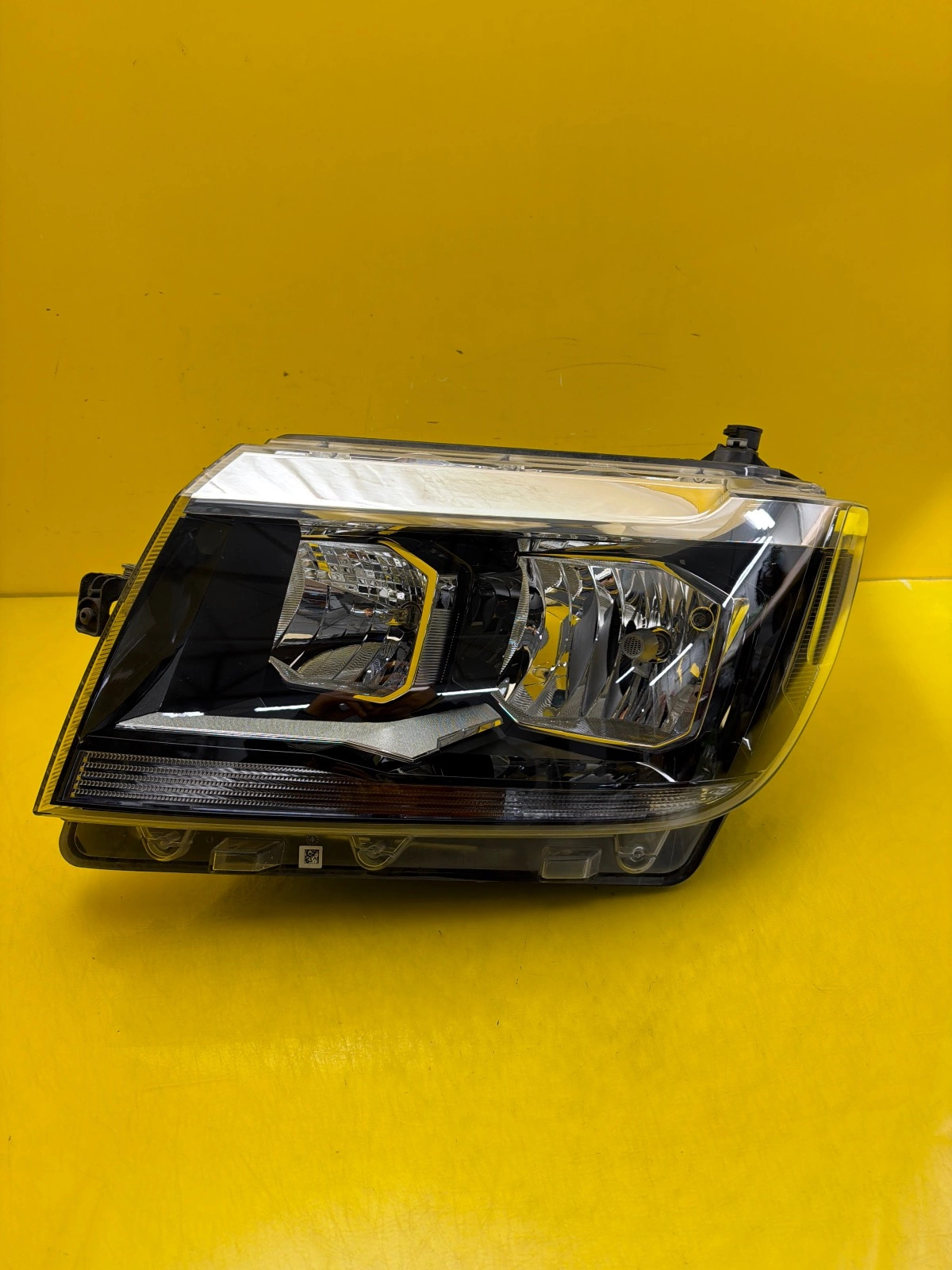 Reflektor Lampa Lewa Przednia VW Crafter II 7C1 7C1941005B Autolamps Reflektor Lampa Lewa Przednia VW Crafter II 7C1 7C1941005B